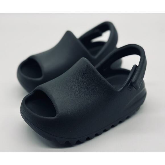 NEW Adidas Yeezy Slides Sandal Dark Onyx ID5106 Youth Size 7K - Picture 1 of 7